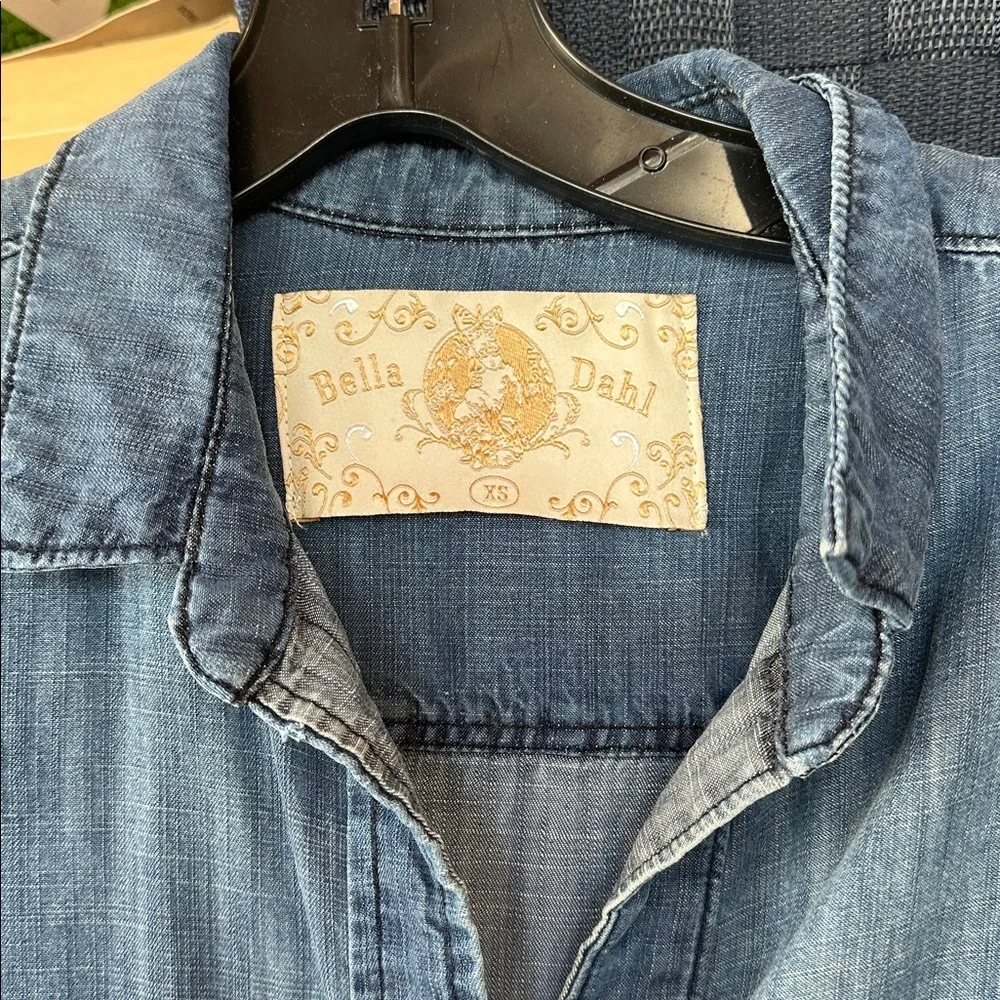 Bella Dahl 2 toned denim Shirt XS - Picture 3 of 5